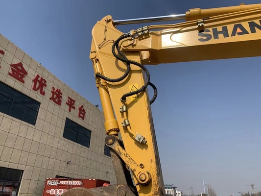 Tubo di acciaio per tubi di cilindro di escavatore SE370 in officine di riparazione di macchine